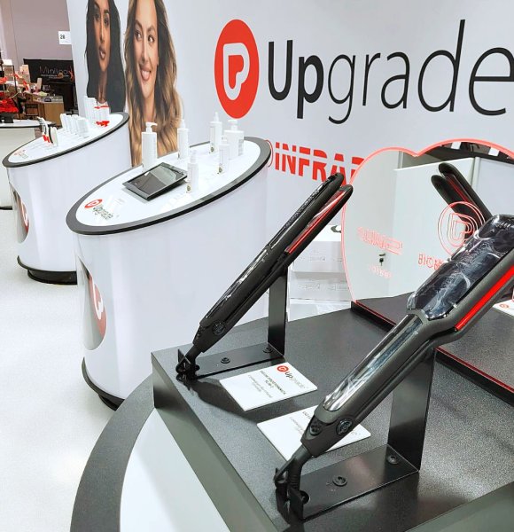 Counter display for hair straighteners